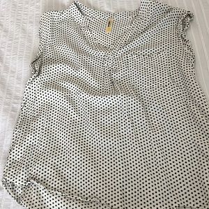 Polka dot blouse with pocket